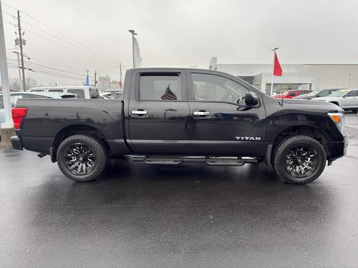 2021 Nissan Titan SV