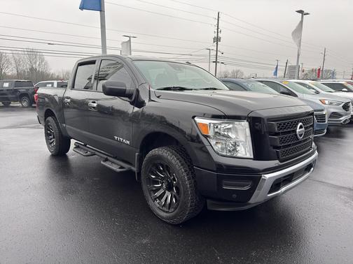 2021 Nissan Titan SV