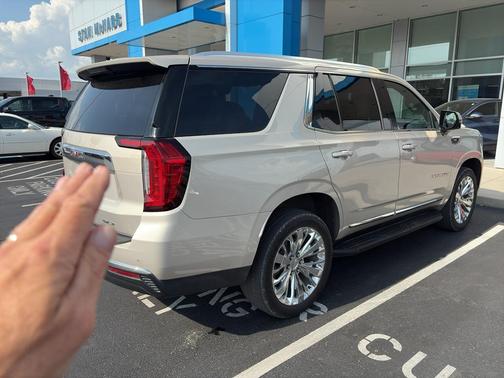 2021 GMC Yukon SLT