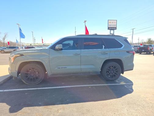 2024 Toyota Sequoia SR5