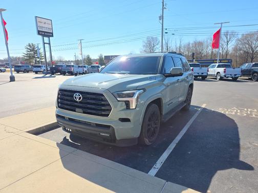 2024 Toyota Sequoia SR5