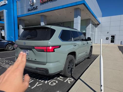 2024 Toyota Sequoia SR5