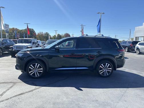 2023 Nissan Pathfinder Platinum 4WD