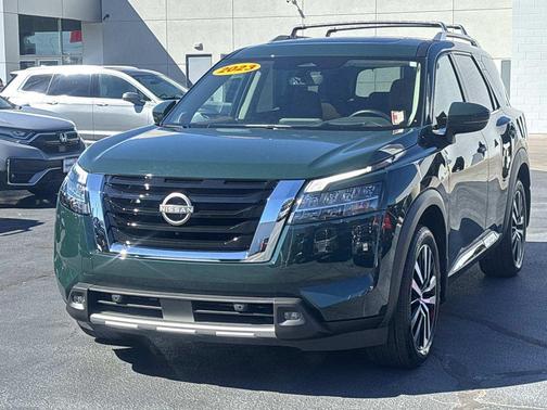 2023 Nissan Pathfinder Platinum 4WD