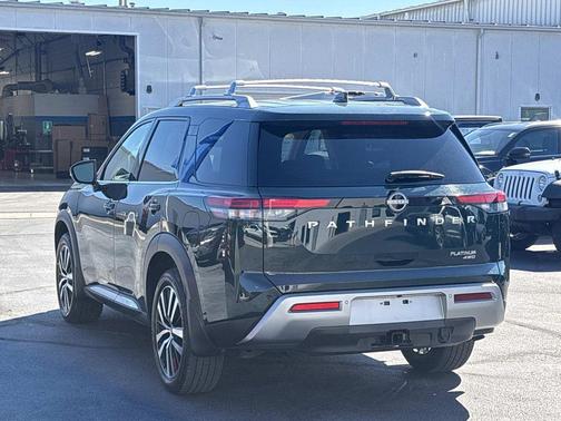 2023 Nissan Pathfinder Platinum 4WD