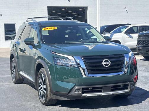 2023 Nissan Pathfinder Platinum 4WD
