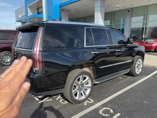 2019 Cadillac Escalade Luxury