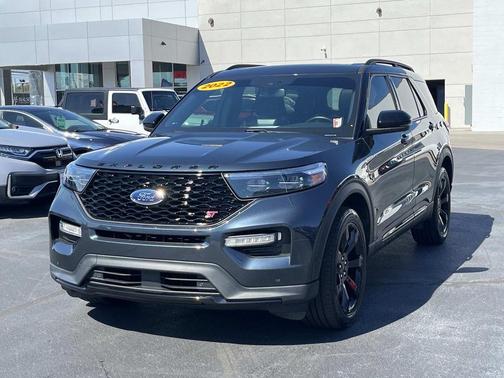 2022 Ford Explorer ST