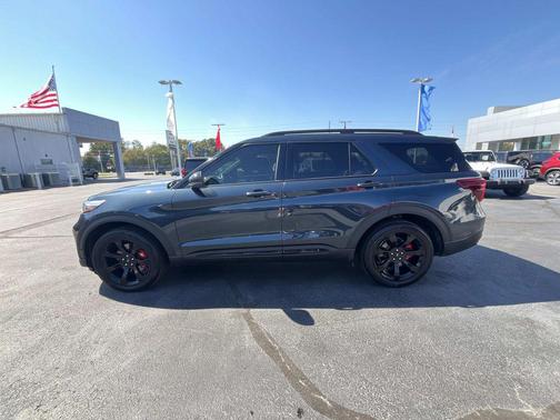 2022 Ford Explorer ST