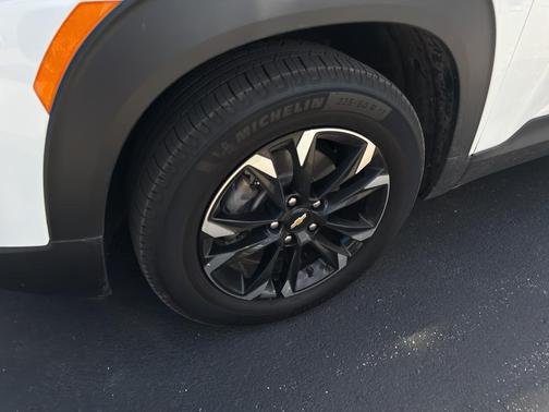 Summit White 2023 Chevrolet Trailblazer LT