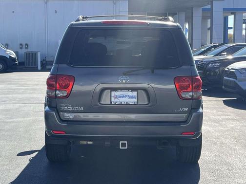 2005 Toyota Sequoia SR5
