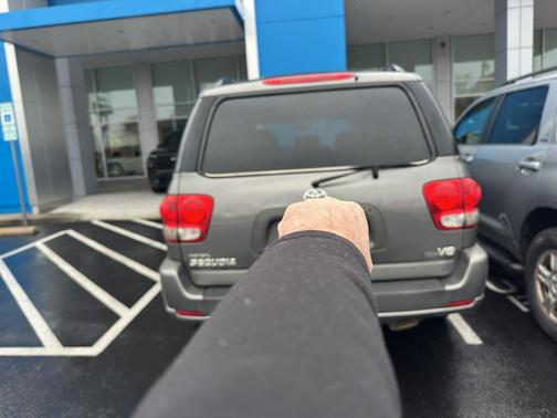 2005 Toyota Sequoia SR5