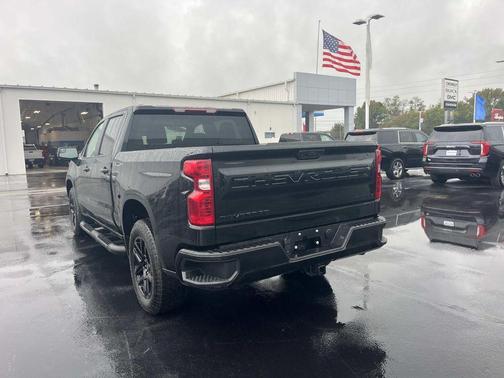 2025 Chevrolet Silverado 1500 Custom
