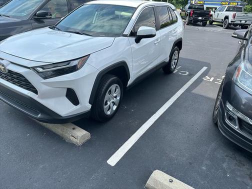 2023 Toyota RAV4 LE