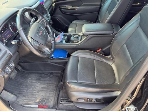 2021 GMC Acadia AWD AT4