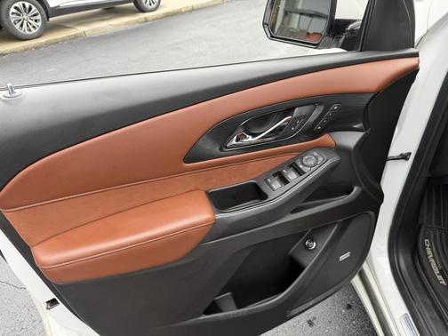 Iridescent Pearl Tricoat 2019 Chevrolet Traverse High Country
