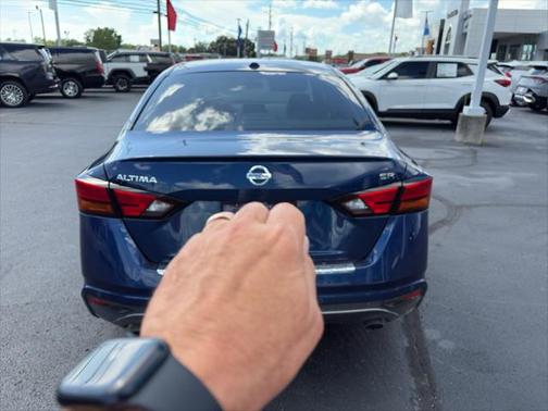 2021 Nissan Altima SR FWD
