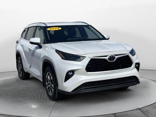 2025 Toyota Highlander XLE