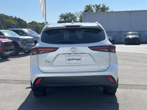 2025 Toyota Highlander XLE