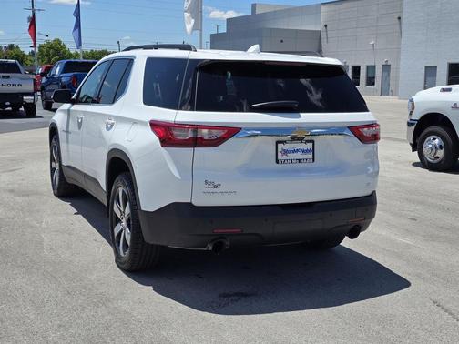Summit White 2020 Chevrolet Traverse LT Leather