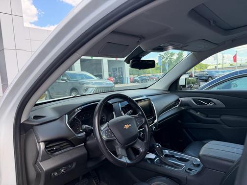 Summit White 2020 Chevrolet Traverse LT Leather