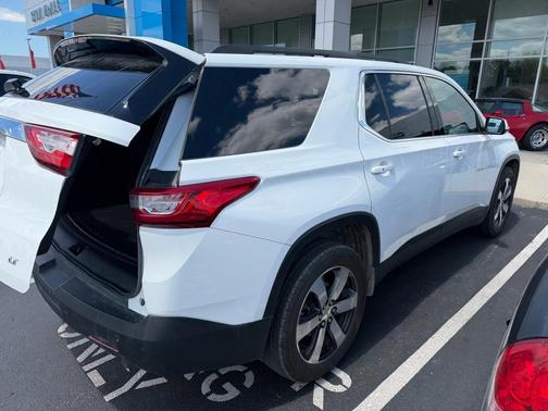 Summit White 2020 Chevrolet Traverse LT Leather