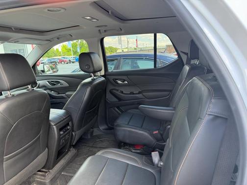 Summit White 2020 Chevrolet Traverse LT Leather