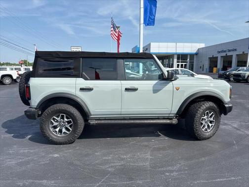 2022 Ford Bronco Badlands