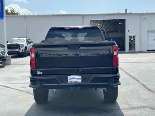 2025 Chevrolet Silverado 1500 Custom Trail Boss