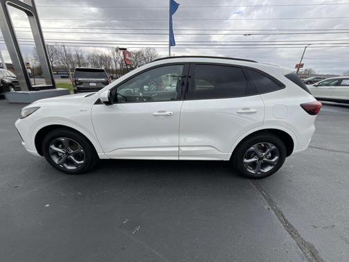 2023 Ford Escape ST-Line Select