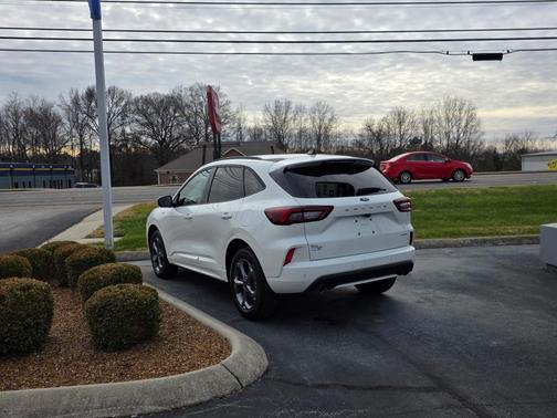 2023 Ford Escape ST-Line Select