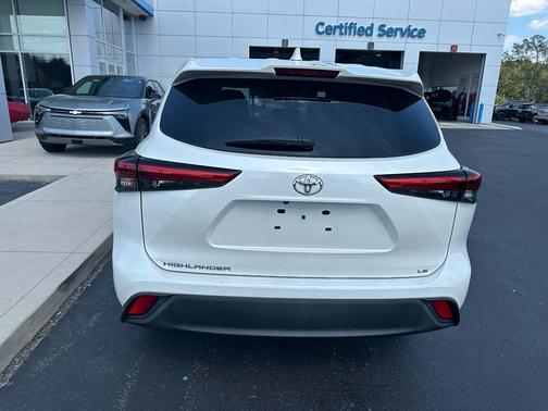 2020 Toyota Highlander LE