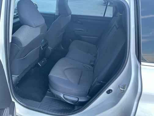 2020 Toyota Highlander LE