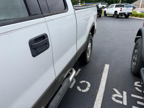 Oxford White Clearcoat 2004 Ford F-150