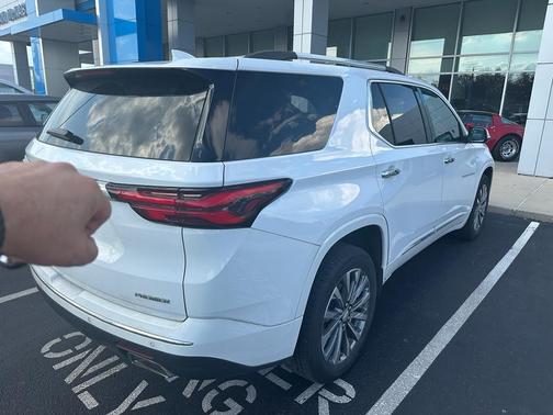 2023 Chevrolet Traverse Premier