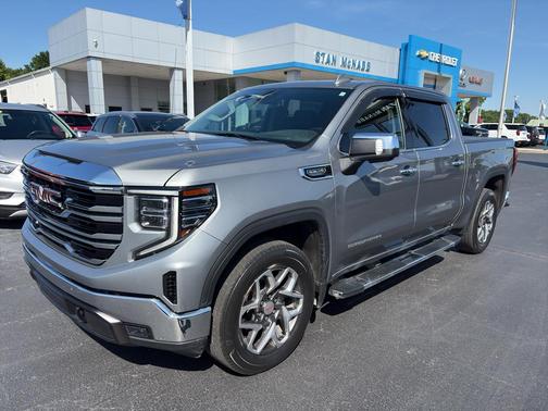 Sterling Metallic 2023 GMC Sierra 1500 SLT