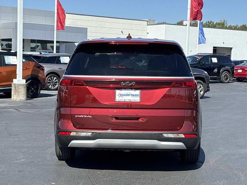 2024 Kia Carnival LX