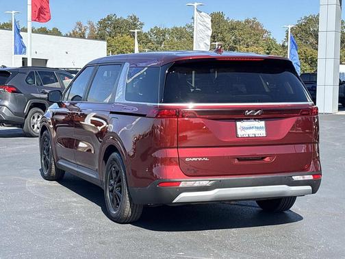 2024 Kia Carnival LX