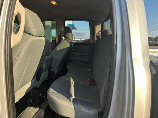 2016 RAM 1500 SLT