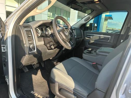 2016 RAM 1500 SLT