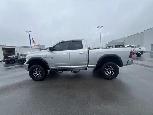 2016 RAM 1500 SLT