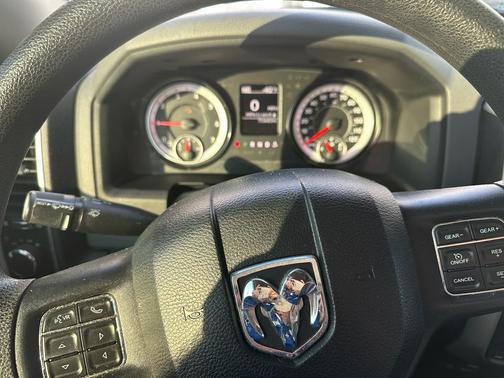 2016 RAM 1500 SLT