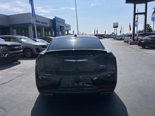 2019 Chrysler 300 S