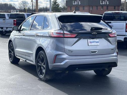 2022 Ford Edge SE