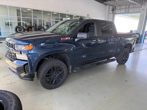 2022 Chevrolet Silverado 1500 Custom Trail Boss