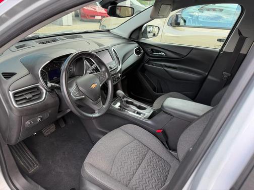 Silver Ice Metallic 2022 Chevrolet Equinox 1LT