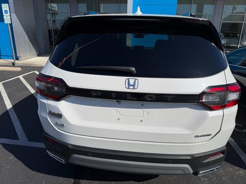 2025 Honda Pilot Touring 8-Passenger