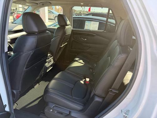 2025 Honda Pilot Touring 8-Passenger