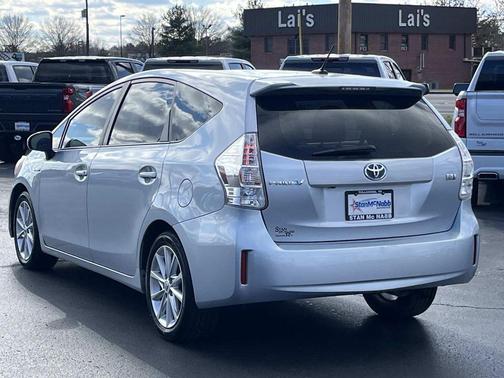 2012 Toyota Prius v Five