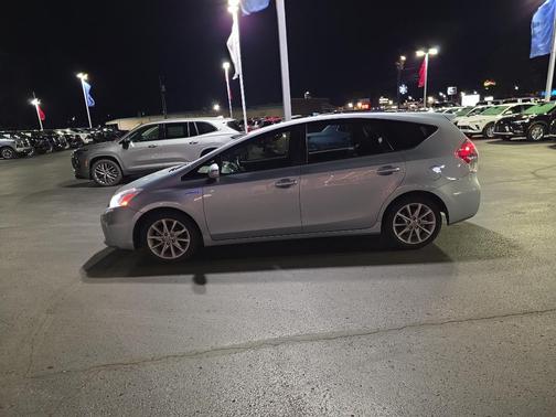 2012 Toyota Prius v Five